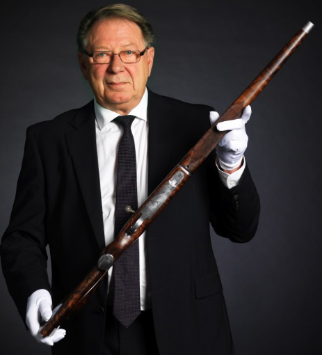 vo falcon金属件的加工也是全部手工,所以vo的皇家珍藏版专供各国皇室