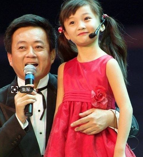 林妙可长大了!近照被爆,女大十八变,脸蛋胖嘟嘟依然很可爱