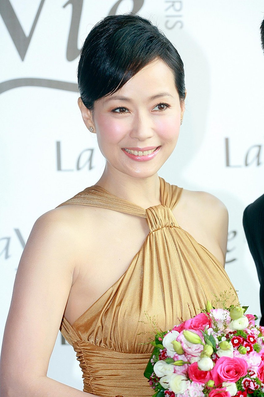 回首往昔,总有一些经典的照片能够勾勒出时光的痕迹,而夏文汐与叶童的