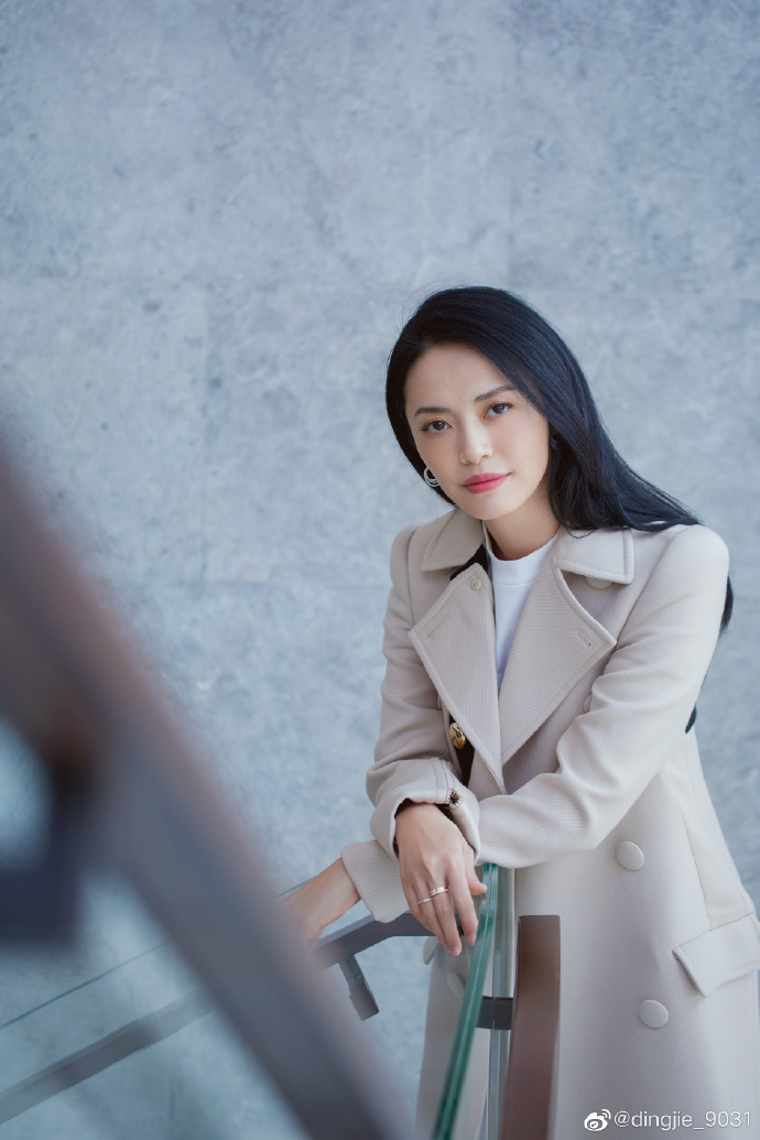 今天的仙女真的有仙气儿 造型:@lucialiustylist @厦九九joy 妆:@厦