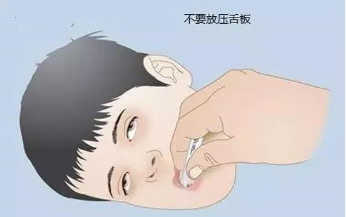 孩子发烧时,出现了全身抽搐,翻白眼,多数家长不知怎么办?