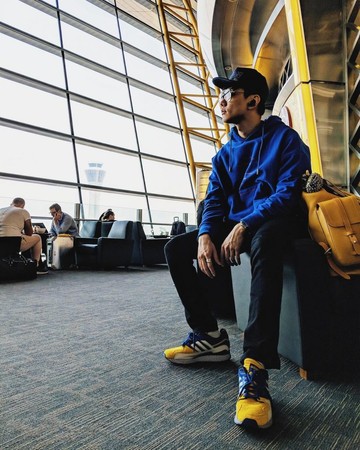 林俊杰在机场不停秀限量鞋,你想买的都在他脚上!