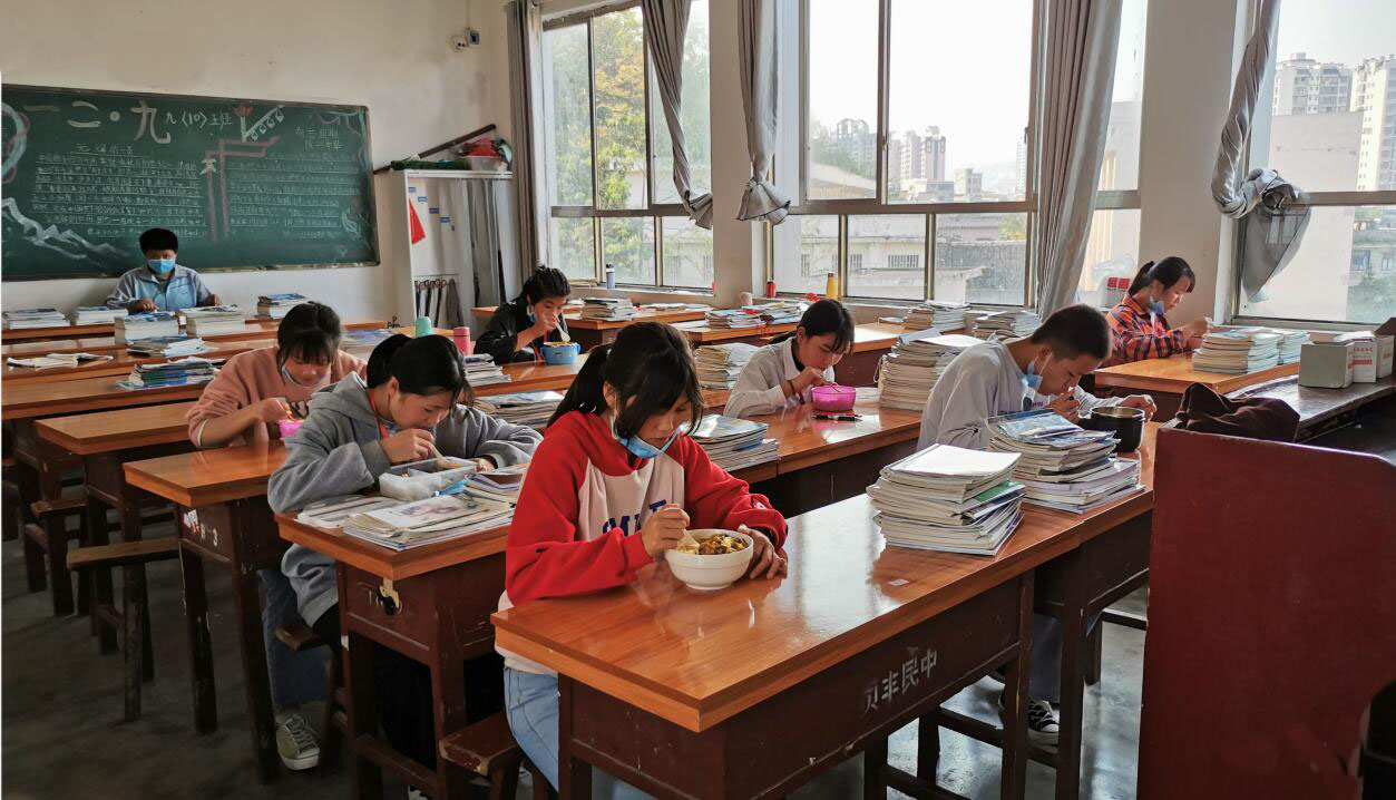 贞丰:落实最严防控举措 确保学生安全就学