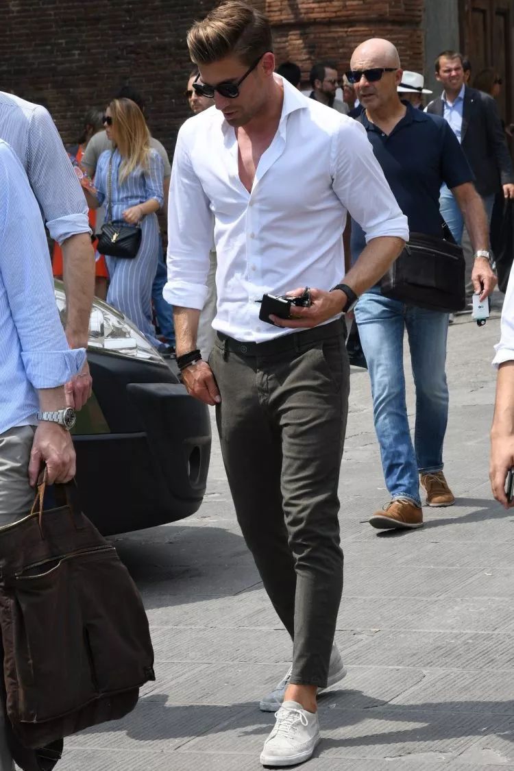 男士白衬衫怎么穿才不呆板?