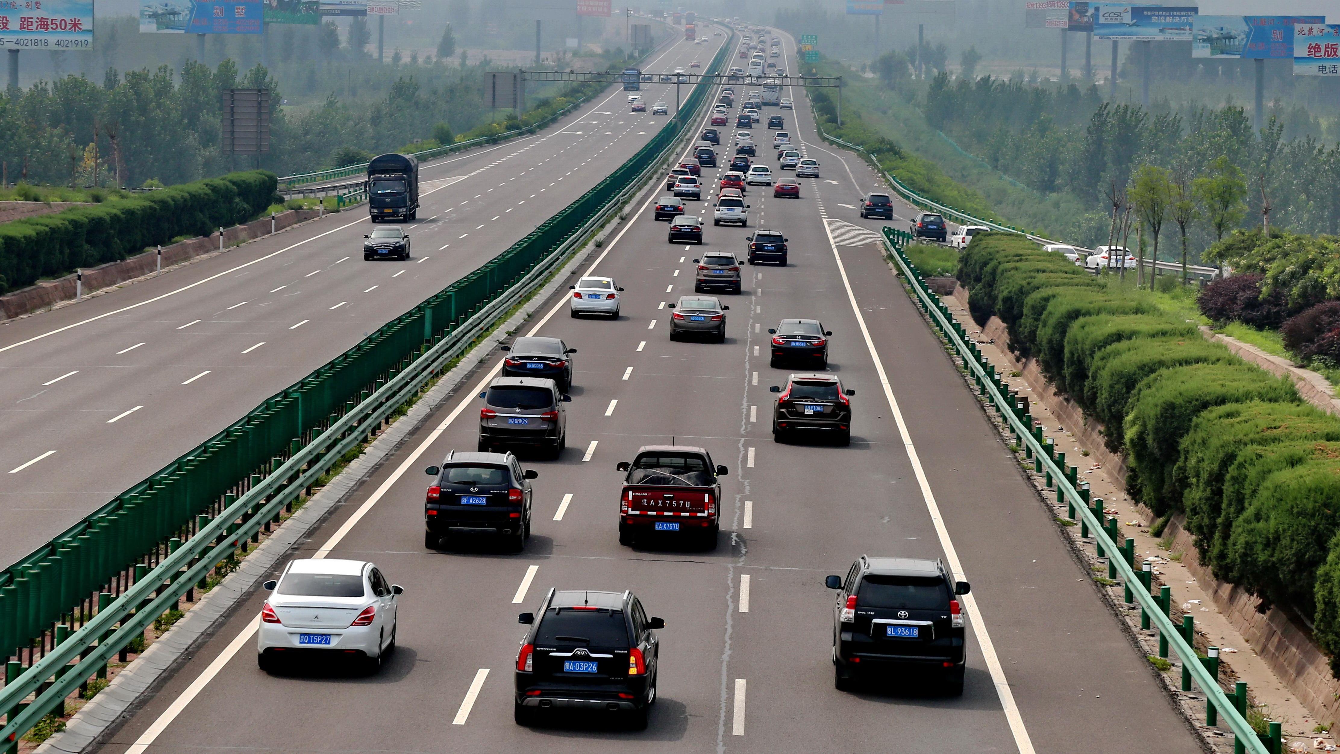 车速超过100,车上这3个功能可能会"罢工",很多车主还不知道!