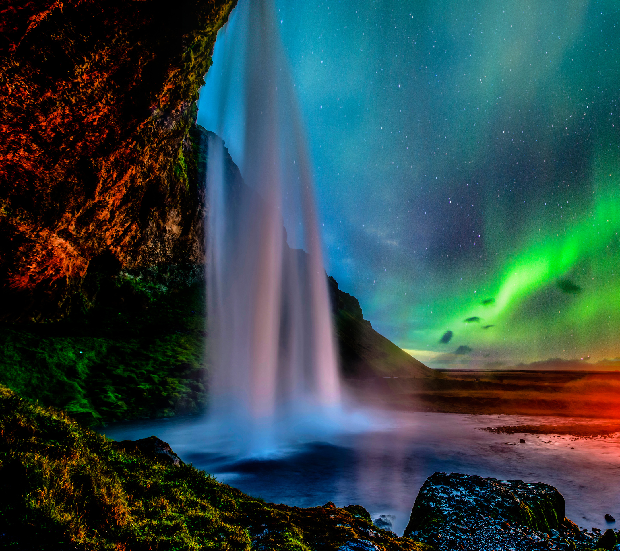 极光下的的夜空,分外美丽!