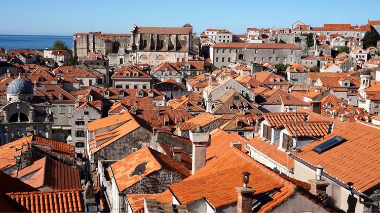 私藏在克罗地亚具有中世纪风貌的古城,被称为亚得里亚海明珠!