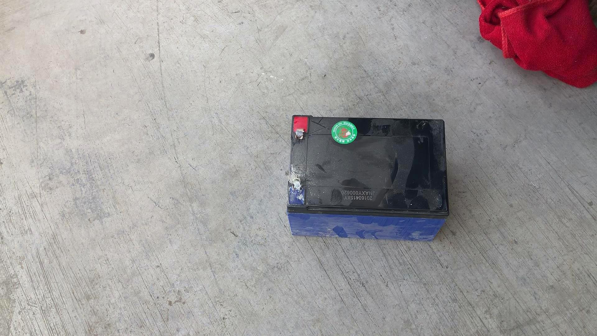 12安电动车电池