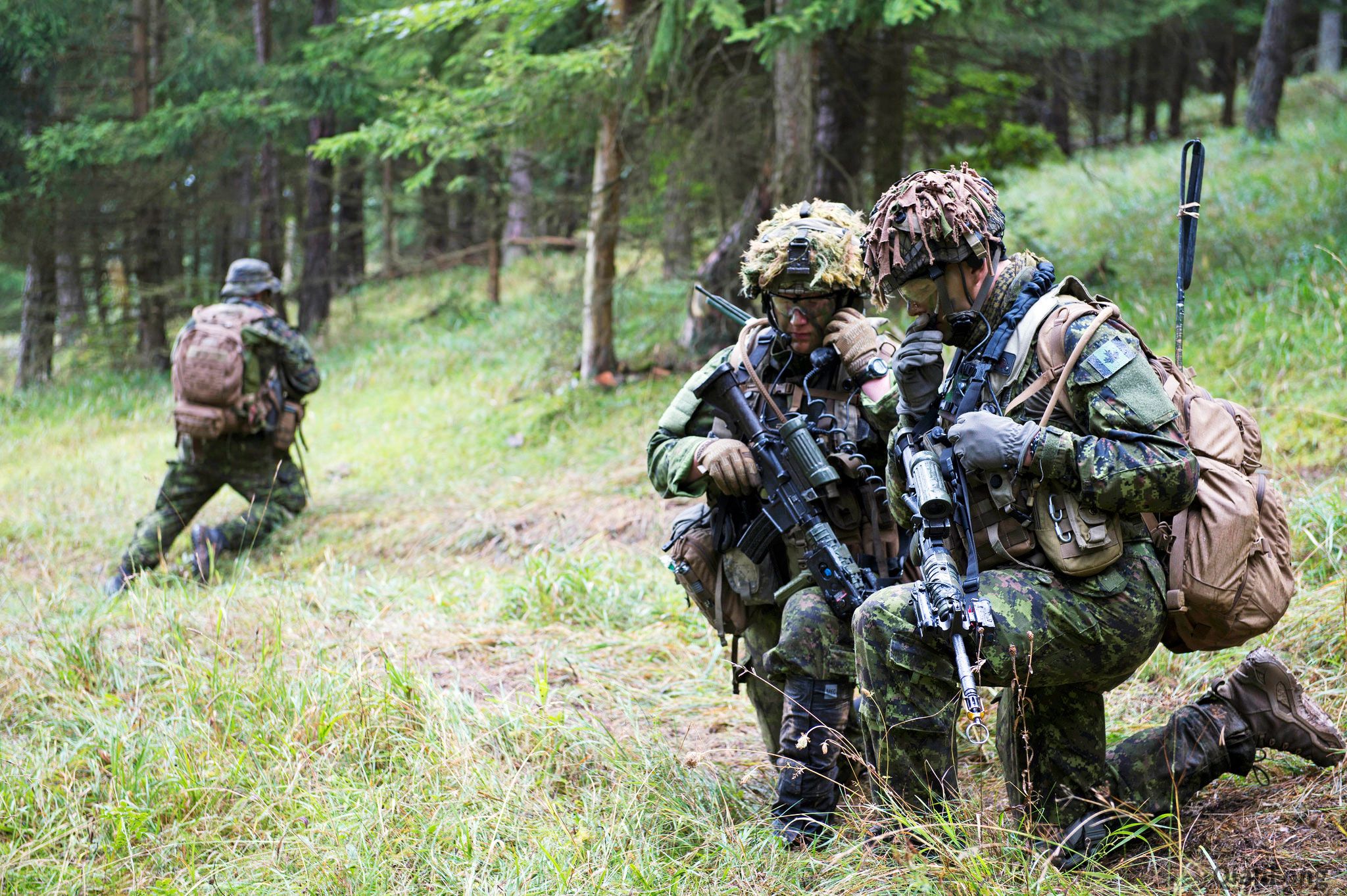 本是华夏某特种兵王,三年前的一次任务,让他亲眼看着自己的兄弟