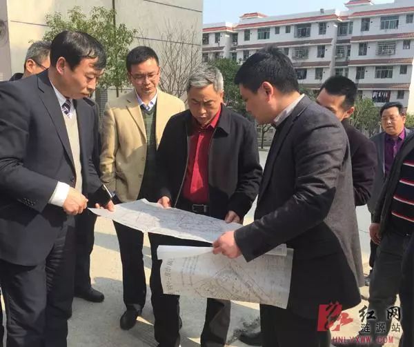 涟源市领导调研教育工作重点建设项目实施情况