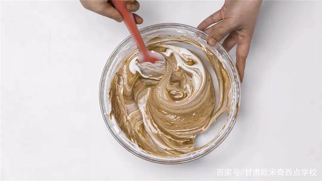 教程|吃一口就沦陷的脆皮梦龙蛋糕卷|私房爆款单品 教程|吃一口就沦陷的脆皮梦龙蛋糕卷|私房爆款单品