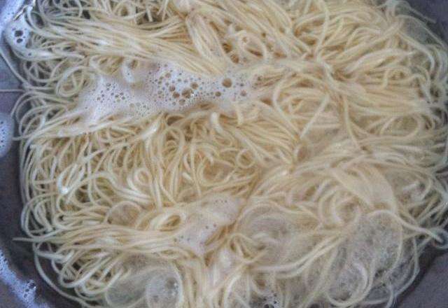 煮挂面时,万万别漏了这"1步"!否则煮好的面条软烂,不筋道