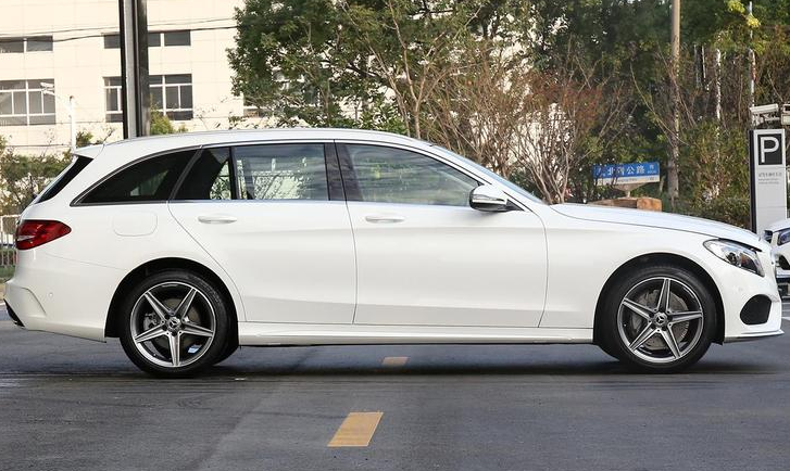 奔驰-c200:很受关注的汽车,实用性很强,各方面权衡的都很出色