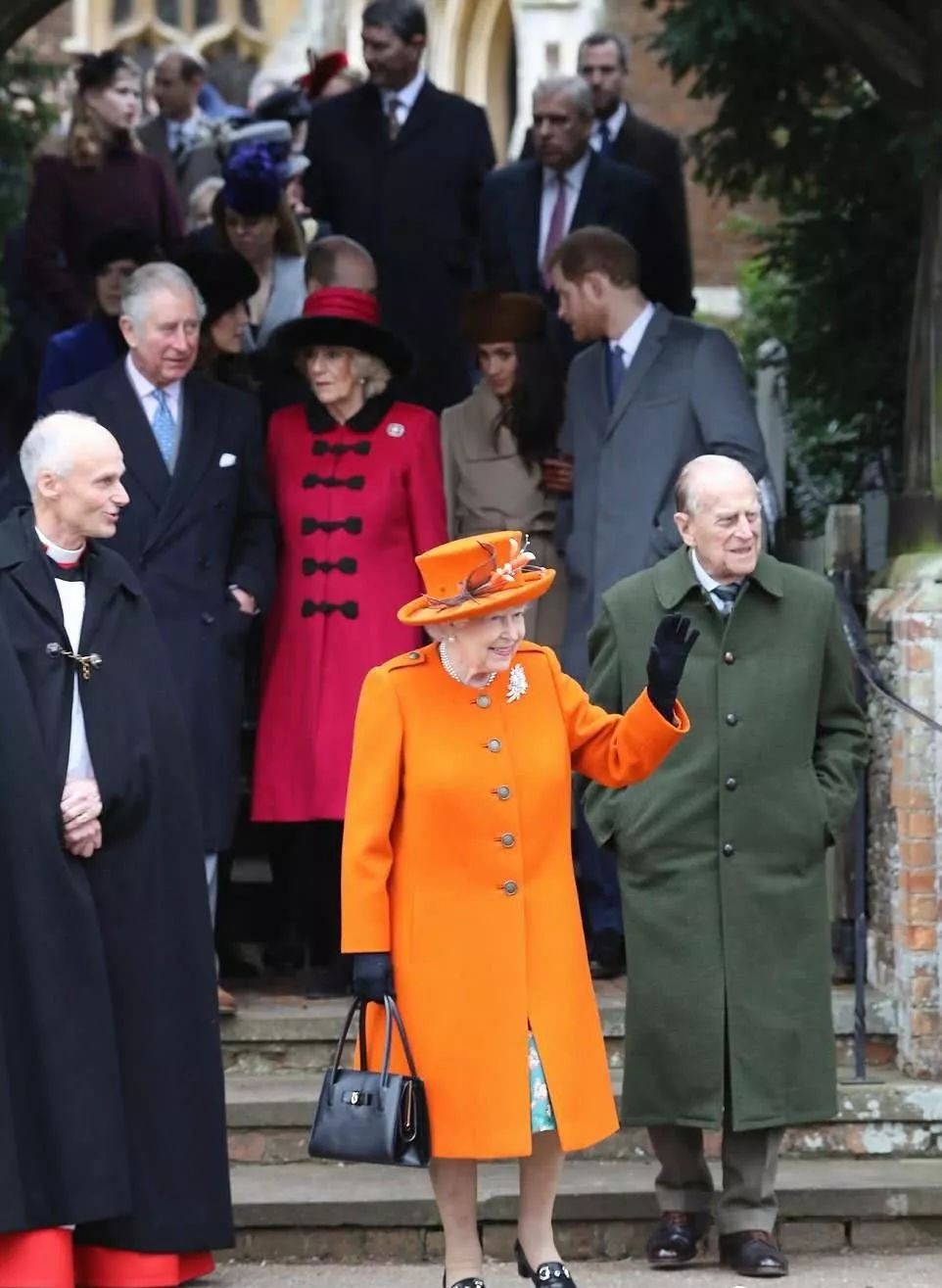英联邦日:凯特,梅根都美美的,卡米拉又撞色女王,但梅姨赢了