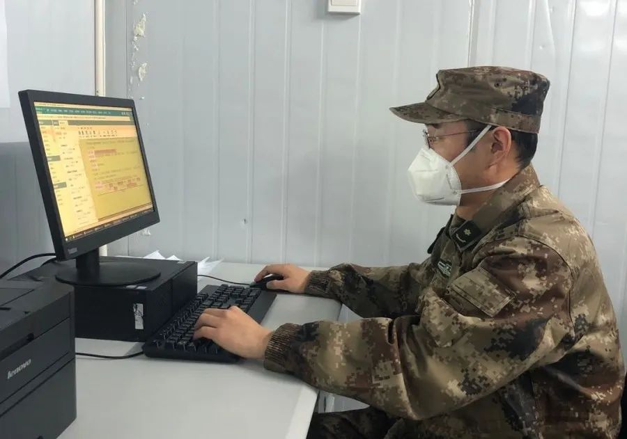 【连线】来到"火神山",就要对的起这身军装!