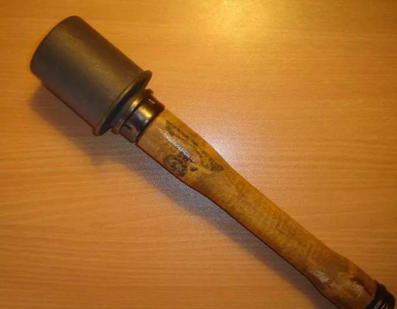 日本的手雷最奇葩,得磕一下扔出去才会爆,为什么会这样设计?