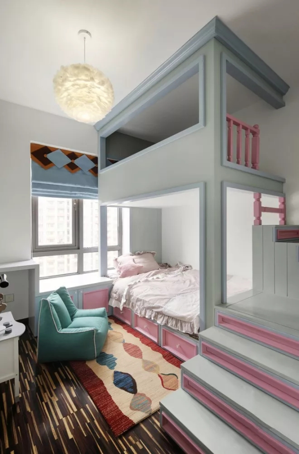 上面就是小编推荐的the town乐城小区131平米的简约三居室的设计案例