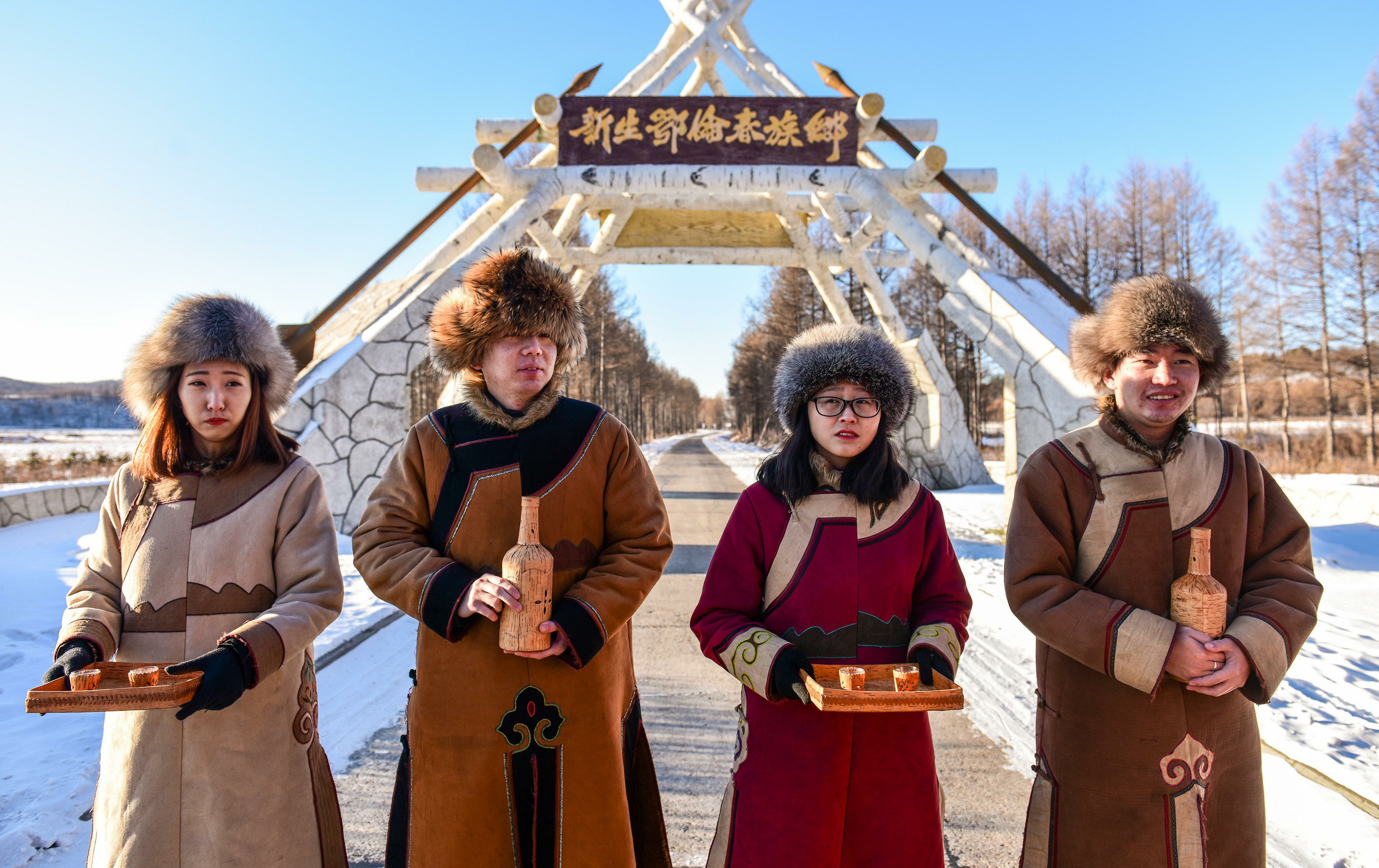 揭秘鄂伦春族曾经生活状态真实照片,图5是族里祭祀举行狩猎仪式