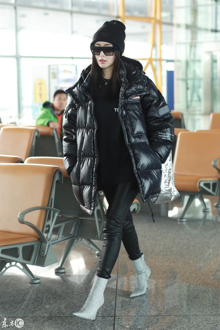 明星摆拍其实也给他们增加了很多的曝光率,对于他们