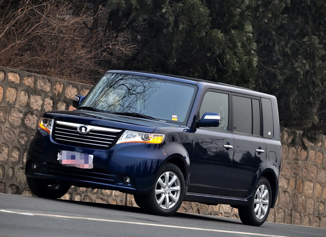 酷熊,整体设计比例非常协调,给人一种豪华感