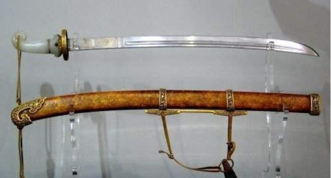 它是乾隆皇帝的御用宝刀,价值700万美元,大约是世界上最贵的刀