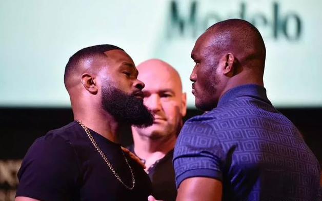 ufc 235的 联合主赛 次中量级冠军战是泰伦-伍德利 vs 卡马努-乌斯曼