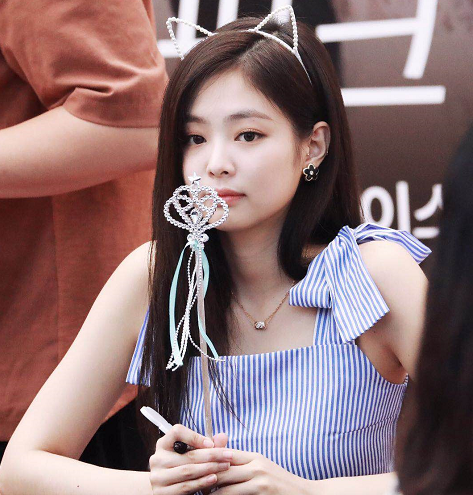 rap金女士已上线,这颜值你给打几分?网友:虚势妮必须满分