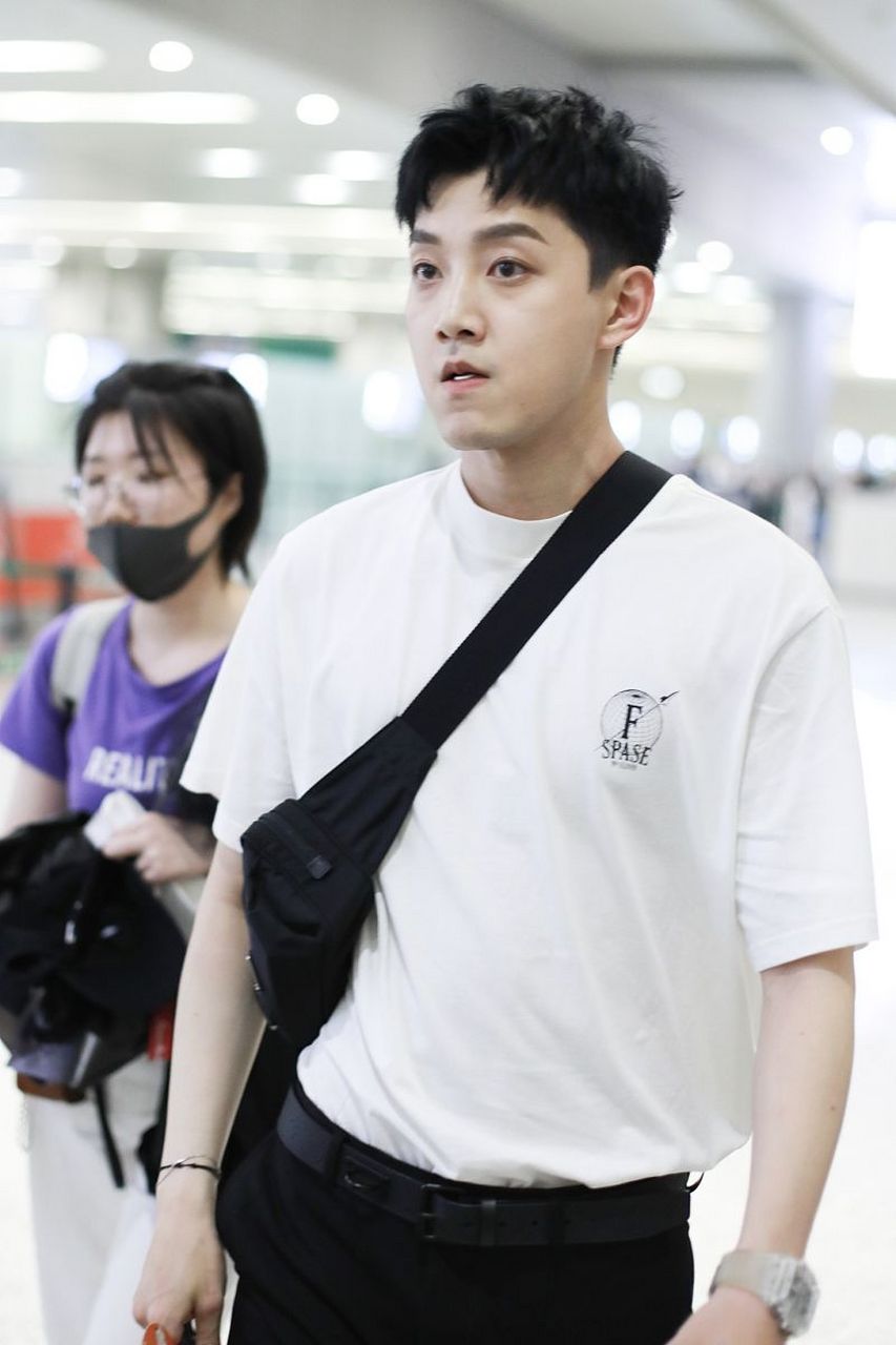 二台的《无限超越班》剧本味非常浓,从先导片开始全程剧本,范世琦明明