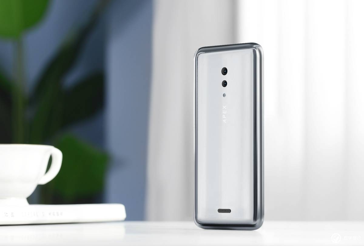 vivo概念手机发布,全屏幕指纹   无开孔 明年的手机就长这样?