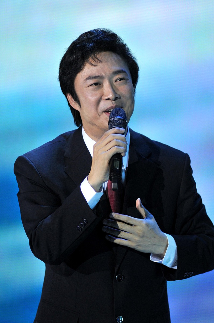 近日,费玉清的病危传闻引起了广泛关注.