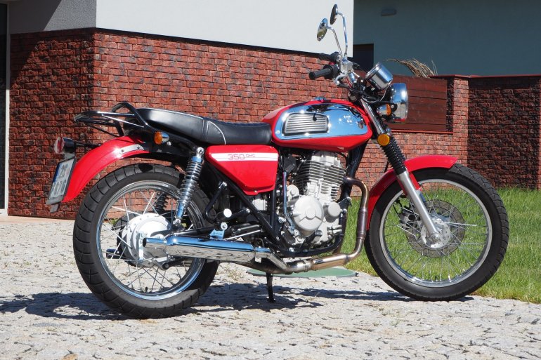 同样是换"心脏"的经典老车,jawa(幸福250)和长江750截然不同