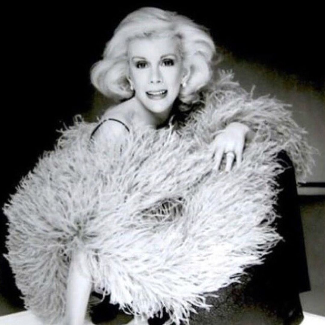 喜剧女王joan rivers:丈夫自杀,负债千万,她却在努力逗笑观众