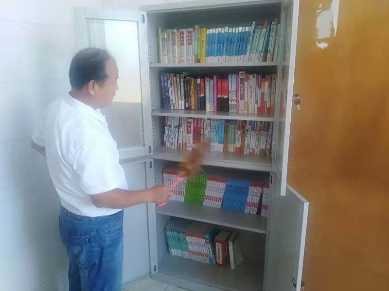 安丘市兴安街道白芬子中学:"爱心书屋"爱以育人