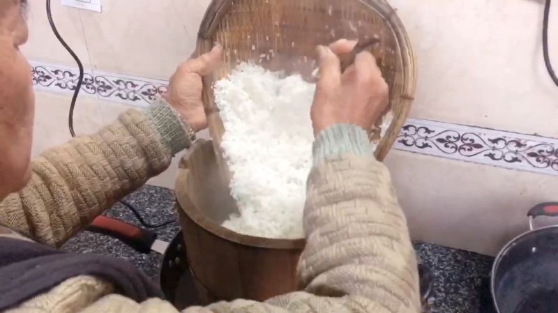 四川人的甑子米饭好特别,松软醇香,一碗又一碗吃不烦,好巴适,美食,美味食谱,好看视频