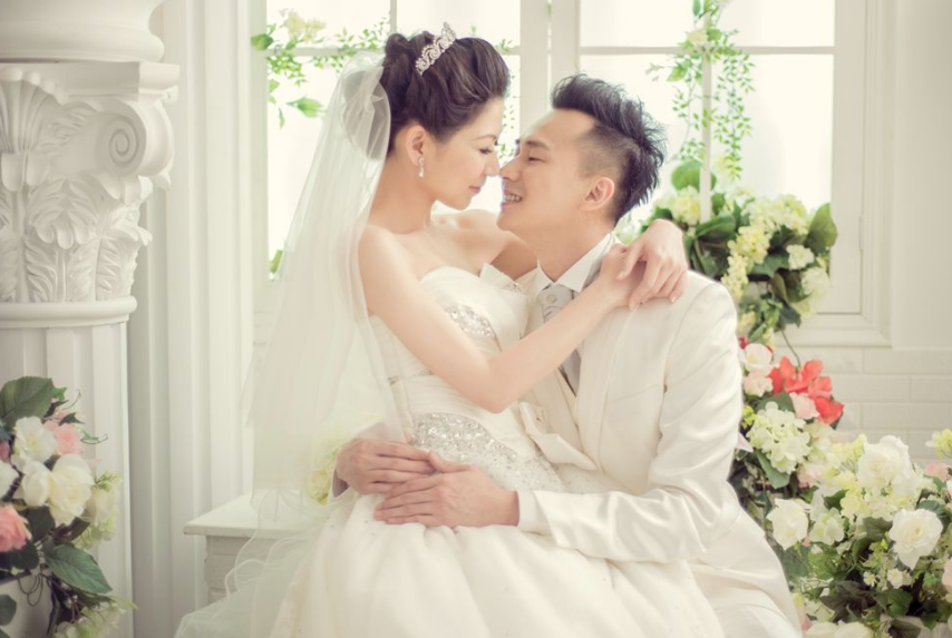 狄志杰娶大2岁的老婆,之后备孕丢掉不良习惯,现近50岁怀2个