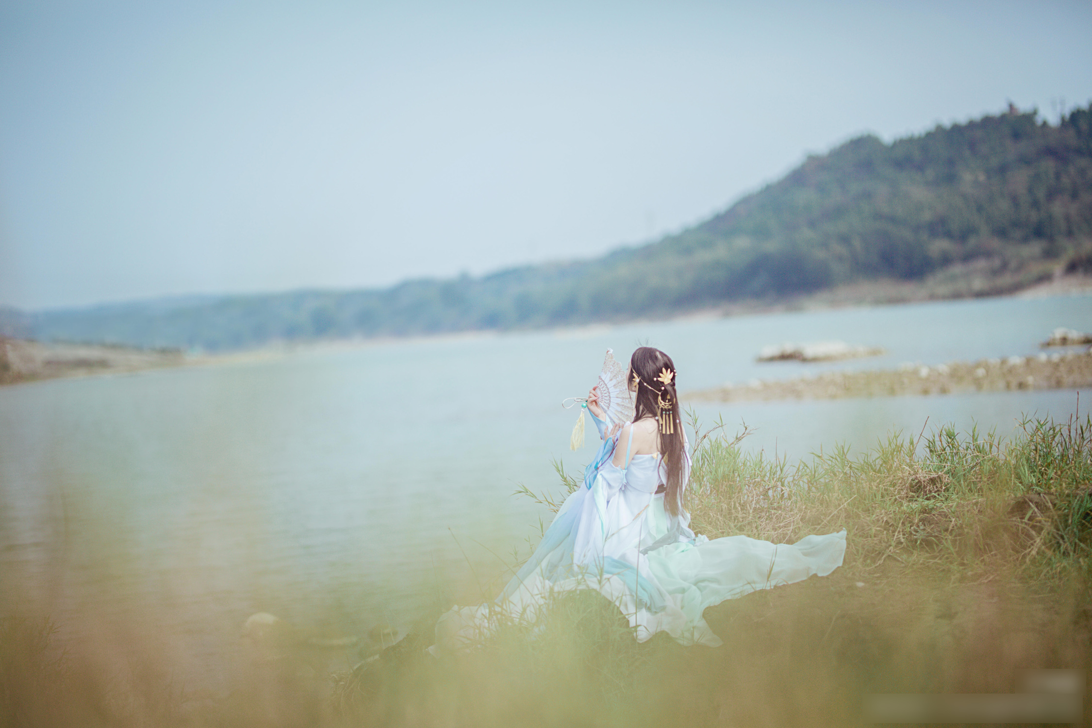 很有仙气的妹子cos《剑网情缘》月梦清秋!小姐姐居然飞起来了哦