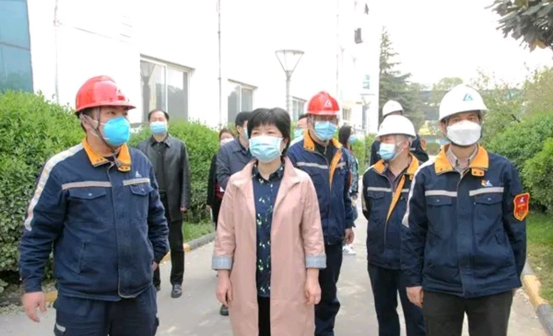 郑州市上街区委书记宋洁到中铝郑州企业调研"三送一强"开展情况