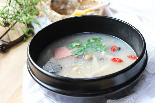 火锅汤底 火锅蘸料,好汤配好料,这个冬天来场火锅盛宴吧!