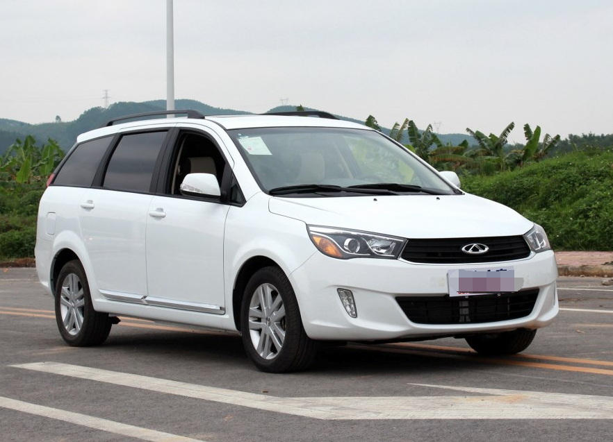 大方舒展,比例搭配好的奇瑞-艾瑞泽m7,十分的霸气运动感十足