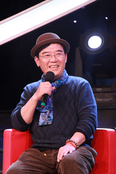 为何66岁李立群会参加《我家那闺女》?看到他的妻子和儿女后秒懂