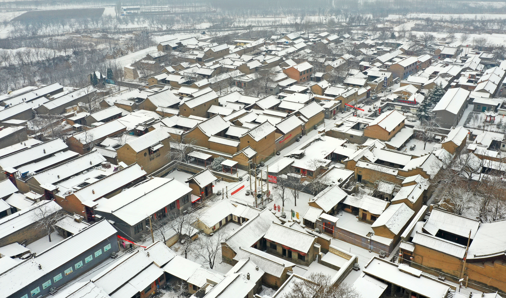 山西襄汾:航拍雪后丁村 宛如童话般世界