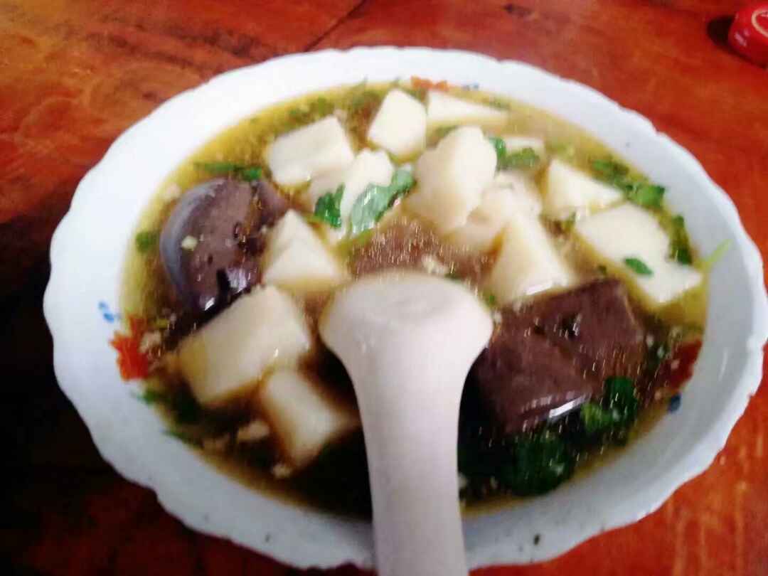 回味道县:红岩古镇猪血米豆腐,小时候的记忆