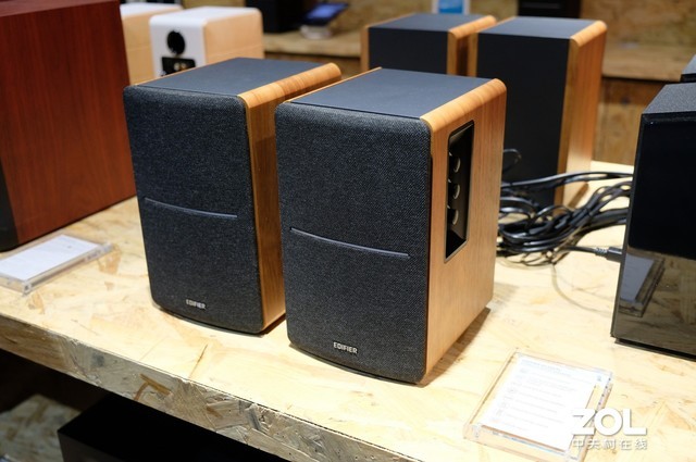 时尚真无线耳机抢眼 漫步者众多新品亮相ces2020