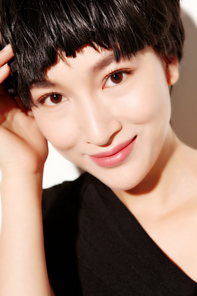 江佳桐 饰 贾太太