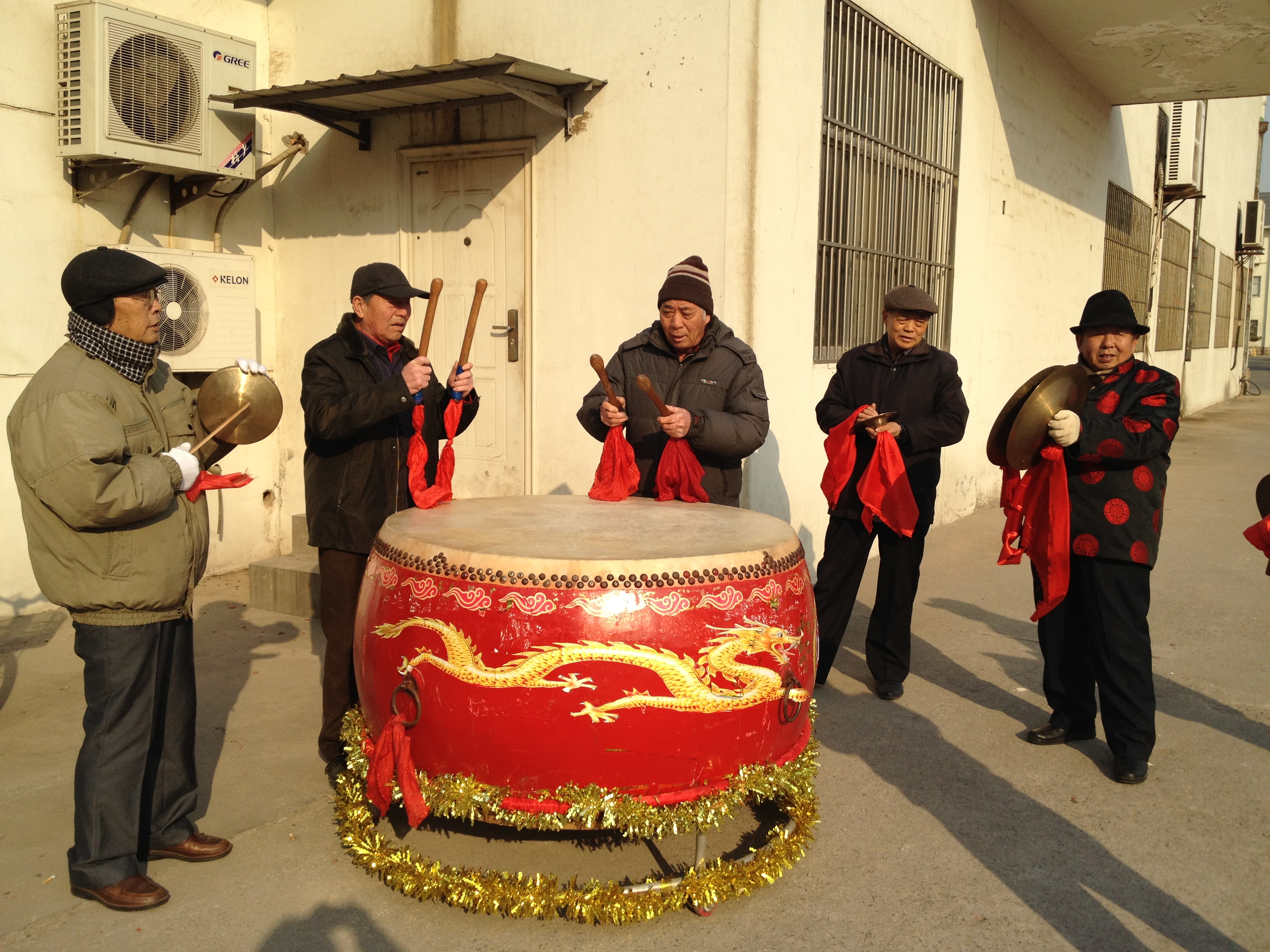 白事再远也要赶回家,红事不肯去帮忙,农村这种现象让人不解!