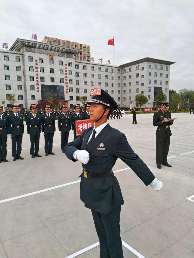 文职阅兵队员,凯旋了