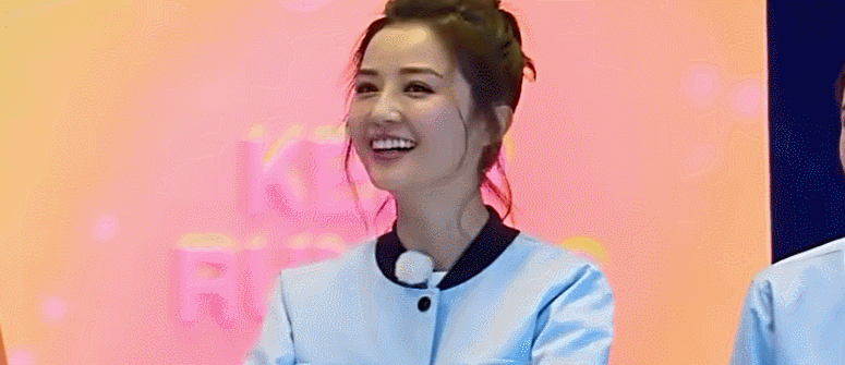 圈内拥有会笑的眼睛的五大女星,何洁垫底,第一美得不