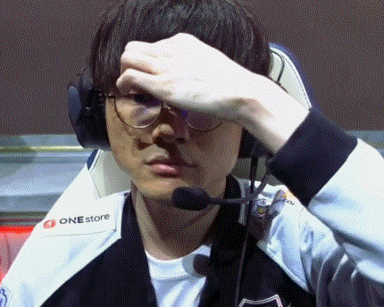 又是3-1,g2赢了skt,faker在最终局开始手抖,mata世界赛0胜率