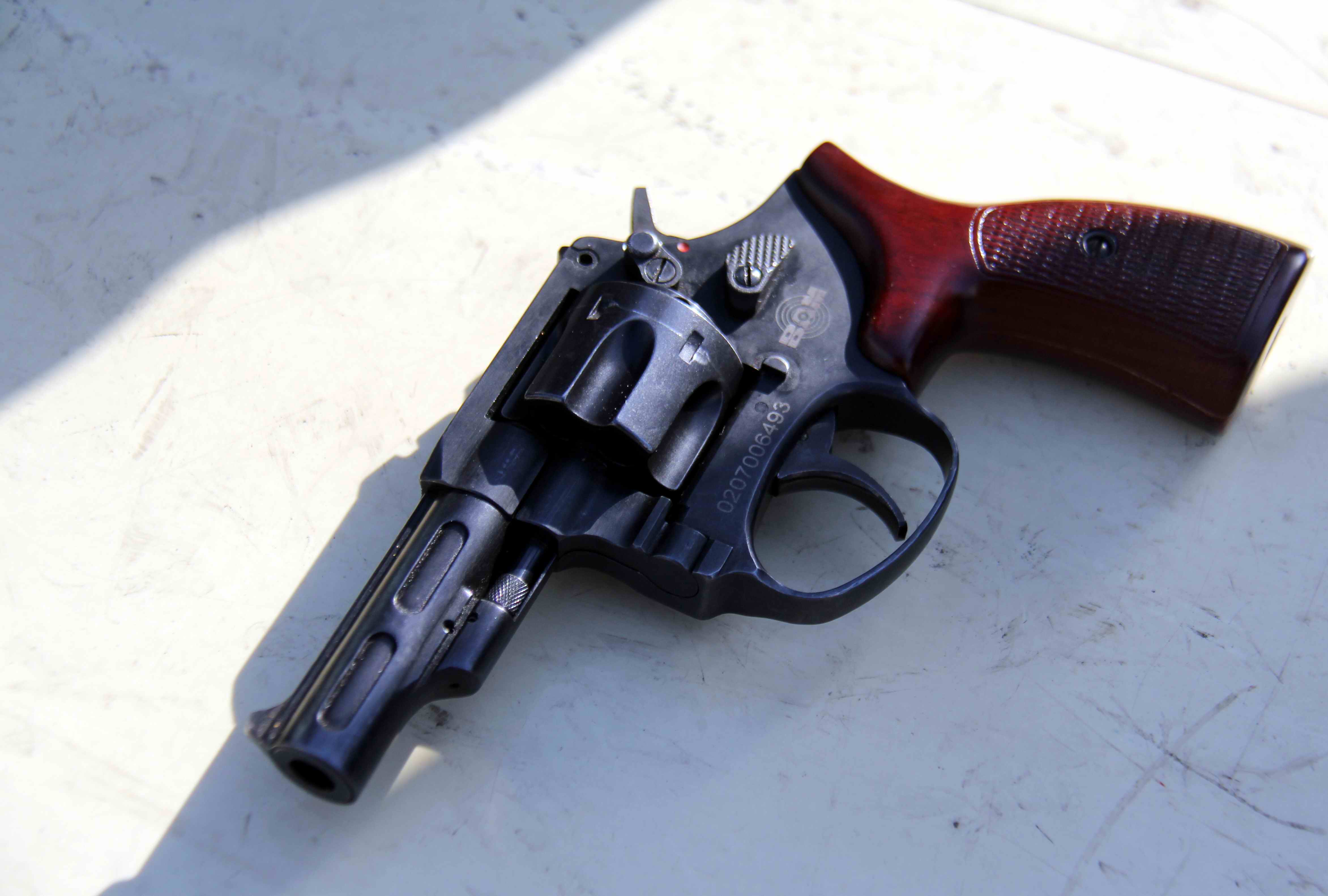 中国警察的配枪,有的可能是你第一次见