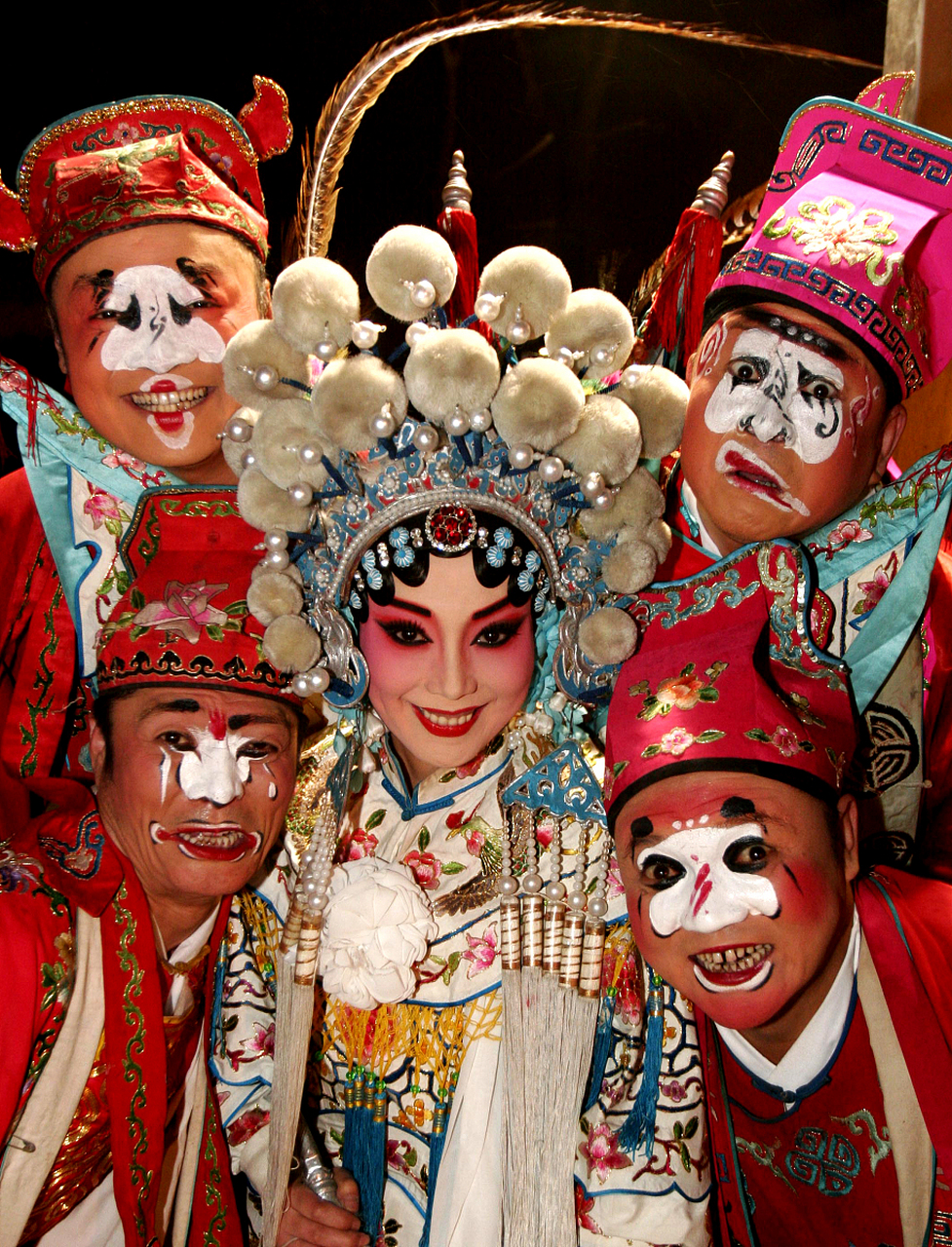 甘肃和陕西两省的朋友,为此争得面红耳赤,都希望将秦腔的起源地收入